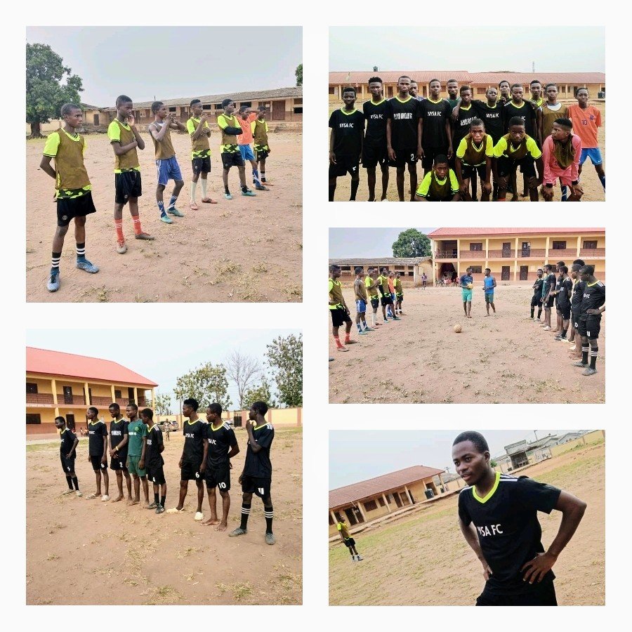 37ehejwop7E26036221822590302688. Novelty match between Igbogbo students' union against Golden Boys FC ended 2 goals to 1 in favour of Igbogbo students' Union on the 26th of March 2022.
The game was fiddled at the Methodist primary school Igbogbo baiyeku LCDA.