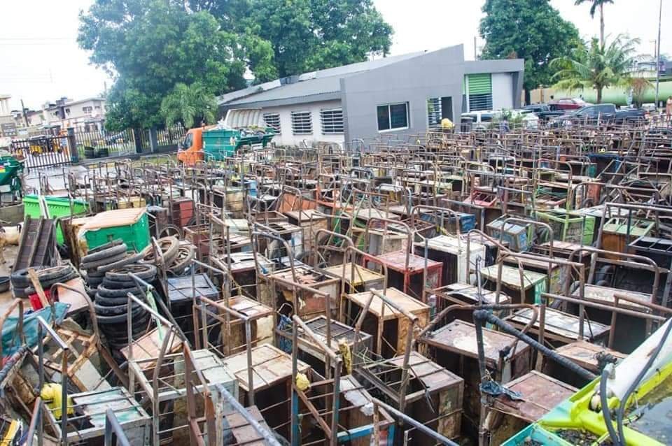 fb img 16573476426486151294425176059264 The Lagos Waste Management Authority (LAWMA) has destroyed over 600 handcarts seized from illegal cart pushers across the State, bringing the total number seized and destroyed to about 1000 in less than two months since the clampdown commenced. Speaking on the exercise, the MD/CEO, Mr Ibrahim Odumboni, noted that the seizure and subsequent destruction of the carts demonstrated the position of the Lagos State Government on solid waste management. He said the agency would continue to enforce the present administration’s zero-tolerance for indiscriminate dumping of waste being perpetuated by cart pushers, adding that LAWMA is making tremendous progress and would not relent until illegal cart pushers are completely removed from the State.
The CEO, who was represented by the Executive Director of Finance, LAWMA, Mr Kunle Adebiyi, stated that the continuous exercise will serve as a deterrent to others who are planning to embark on such illegal business in any part of Lagos State. On his part, the Chief Technical Officer (CTO), LAWMA, Dr Olohunwa Tijani, expressed his concern over the unrelenting attitude of some residents, who would rather patronise cart pushers than assigned PSP operators, lamenting that those recalcitrant residents are still the reason why the illegal business of cart pushing persists.
“We have allocated PSPs to all nooks and crannies of the State. Presently we have over 400 PSPs deployed to cover all streets and corners of Lagos. But unfortunately, the attitude of some of the people is still one of the areas LAWMA is making efforts to change. The Agency is determined to ensure that unhealthy habit is discouraged. The people must learn to take responsibility for their waste”, he added.
He admonished residents to cease patronising cart pushers as they had been completely outlawed, reiterating that those caught indiscriminately dumping their refuse would be made to face the law.
“LAWMA is working with other law enforcement agencies and the judiciary in enforcing the environmental laws. Those caught dumping refuse indiscriminately will be arrested and charged before the law court. Failure to pay your waste bills is also a punishable offence. A lot of people have been sent to prison in Badagry for environmental offences. So we are doing everything to return environmental sanity to the streets of Lagos”, he noted.