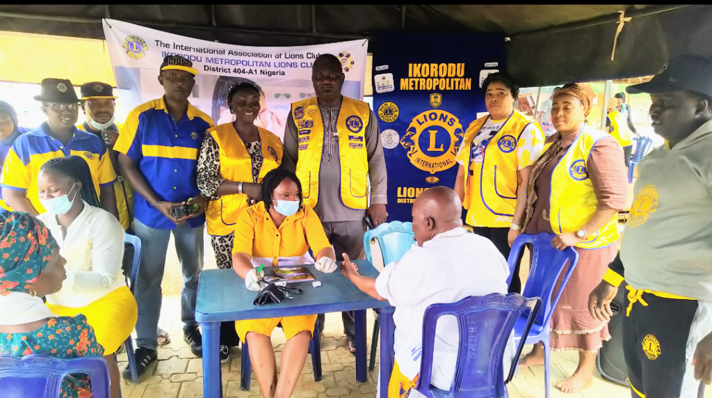 IKORODU METRO LIONS CLUB PROVIDES FREE MEDICAL CARE TO 210 RESIDENTS AT PARAFA, CREATE HEALTHY SIGHT AWARENESS ®™√ INN Nigeria ©